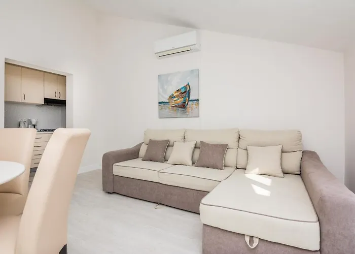 Apartments Medanic - Private Pool
