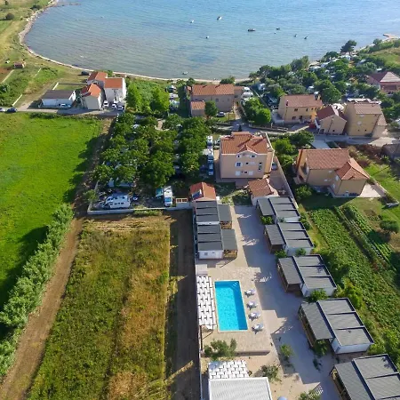 Apartments Medanic - Private Pool Privlaka  Exterior photo