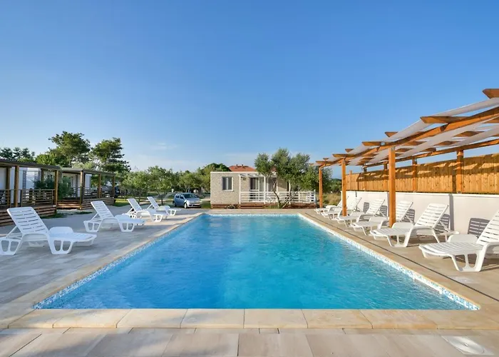 Apartments Medanic - Private Pool